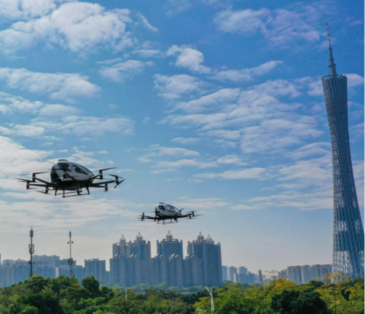 El dron EH216, el Vehículo Aéreo Autónomo de EHang, se presenta en Mobility City