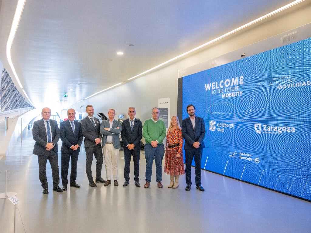 La delegación del Ayuntamiento de Gotemburgo visita Mobility City durante su viaje  a Zaragoza